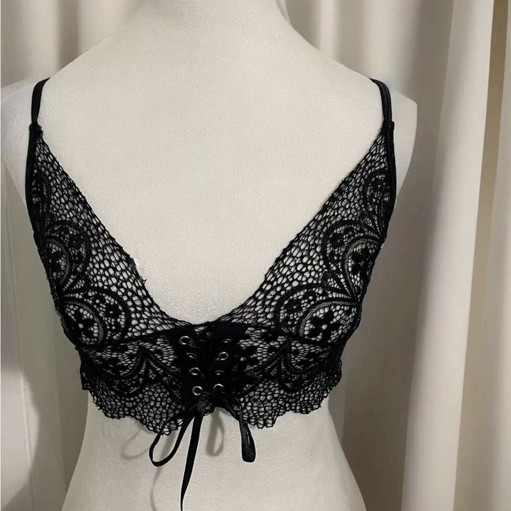 NASTY GAL Sexy Bralette Black Fishnet Lace Lace-up Ribbon Sz Medium Boudoir
